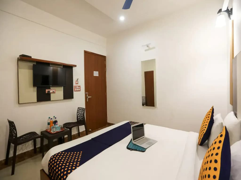 Hotel Silver Stay By Grb - photo 4