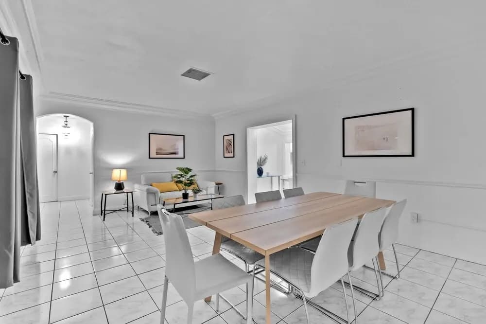 Chateau Michael Luxury Brickell Villa with Pool - photo 22
