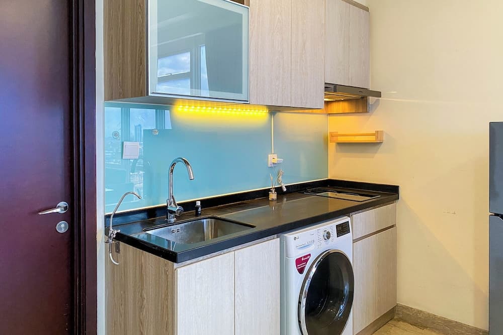 Comfy And Spacious 2Br At Menteng Park Apartment - photo 16