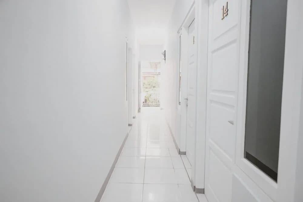 RedDoorz Syariah near Siloam Hospital Kebon Jeruk - photo 10