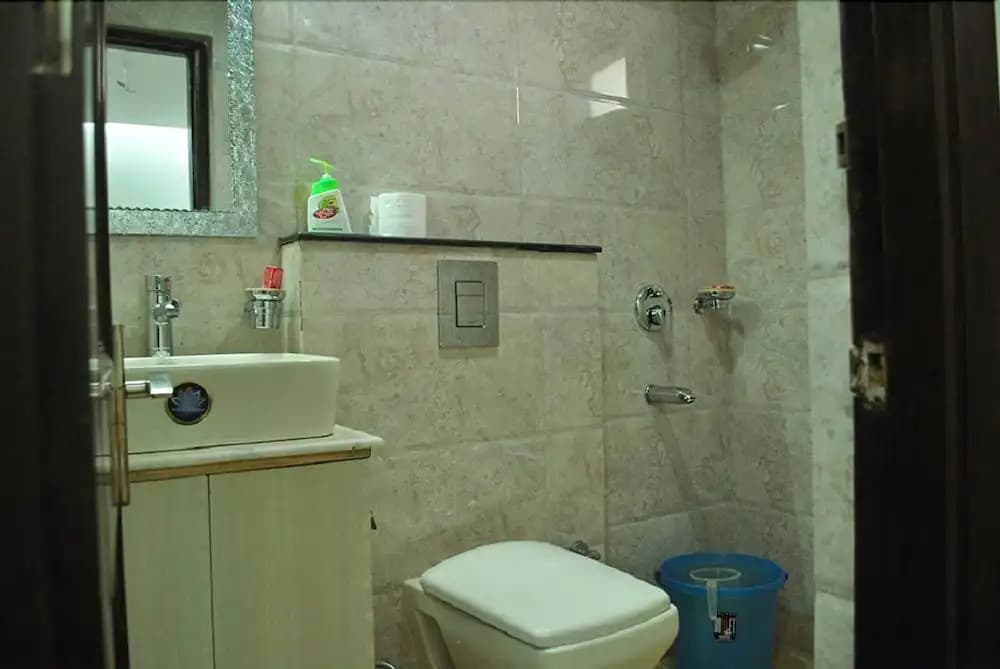 BIR Home Stay - photo 9