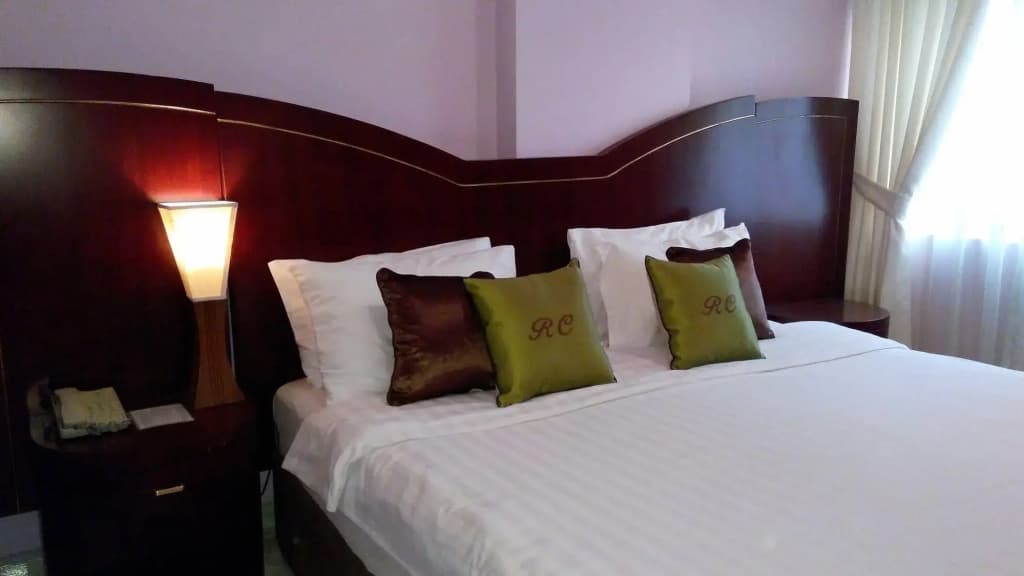 Royal Crown Hotel & Suites - photo 6