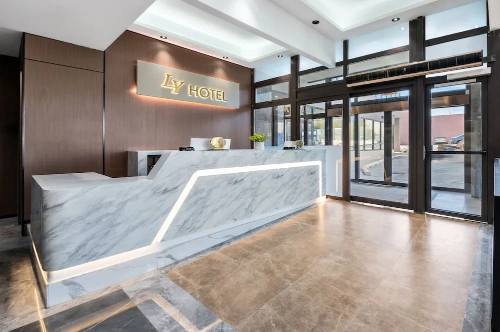 Ly New York Hotel - photo 2
