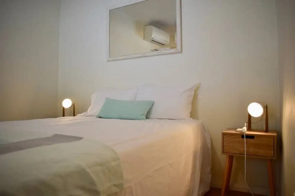 Stylish Cute Cottage in McMahons Point - photo 2