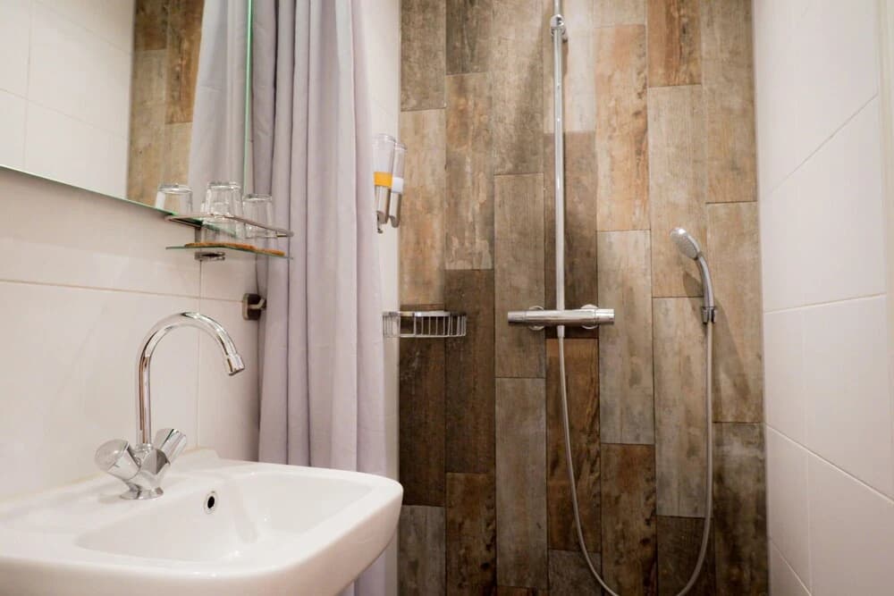 Edson Guesthouse - photo 9