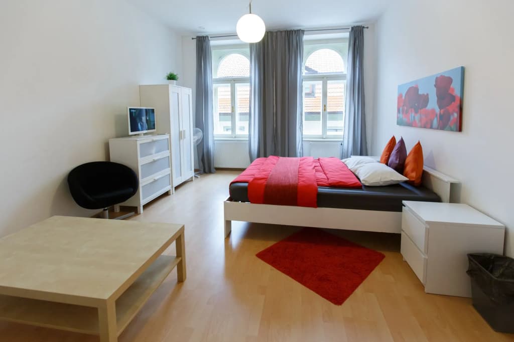 Castle Apartments - photo 5