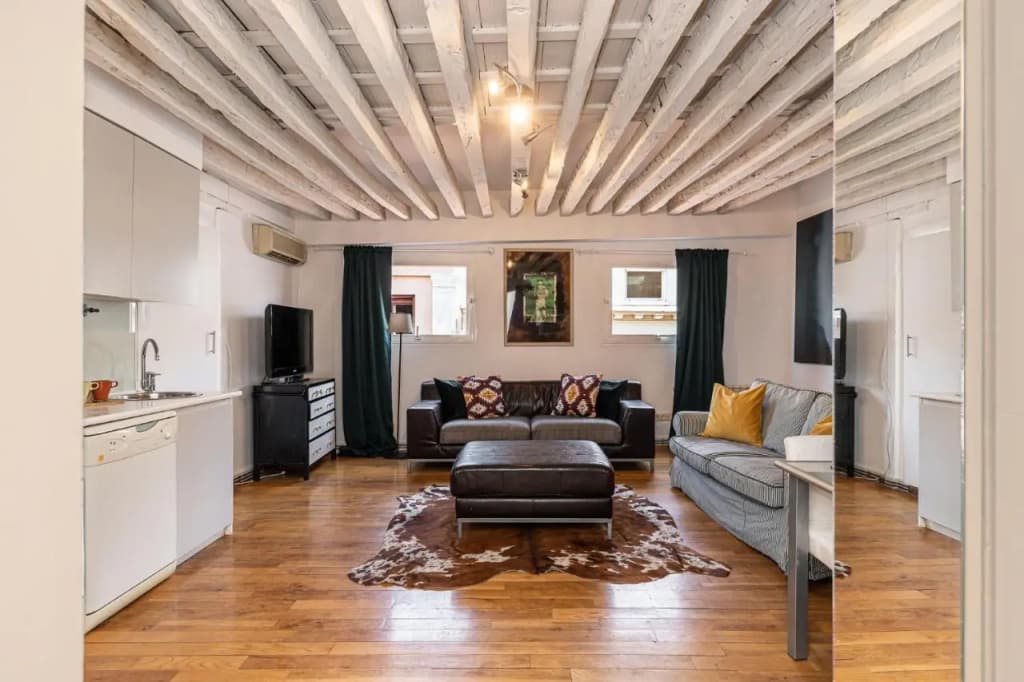 BNBHolder Charming Duplex Attic SOL - photo 2