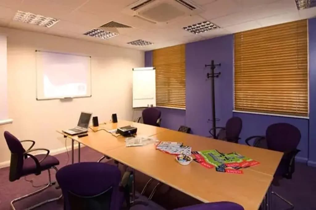 Premier Inn London Victoria - photo 10