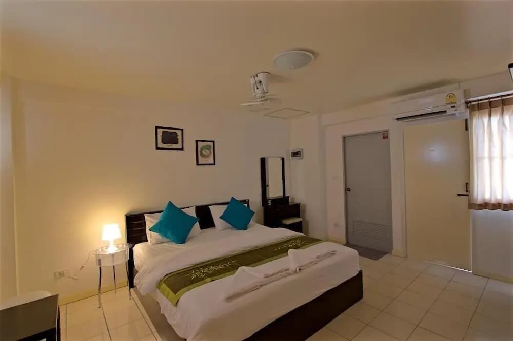 OYO Srirat Residence - photo 2