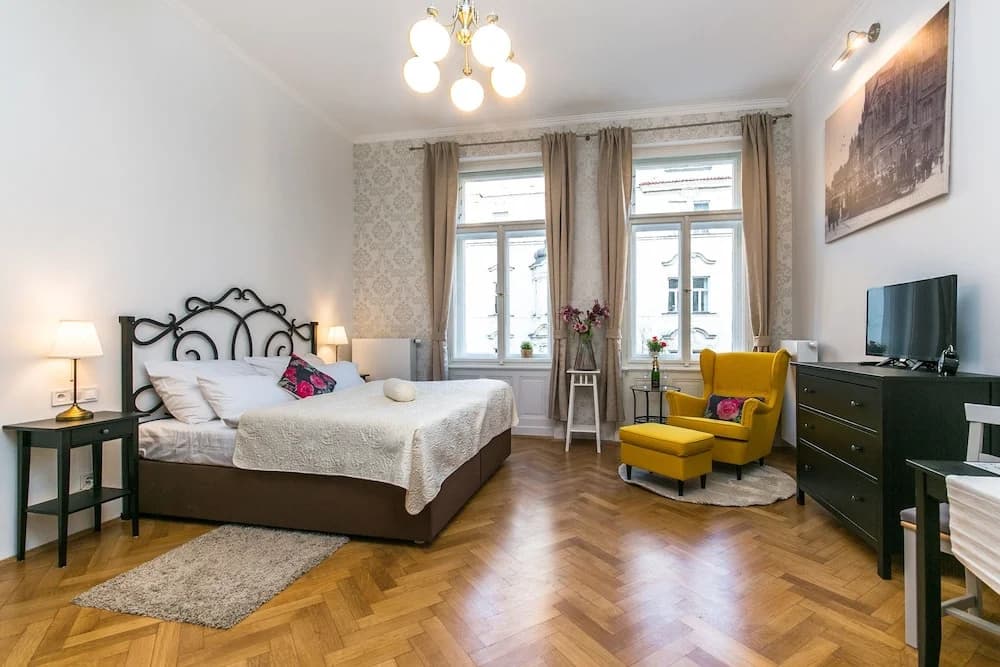 The Old Town Square & Parizska Apartments - photo 4