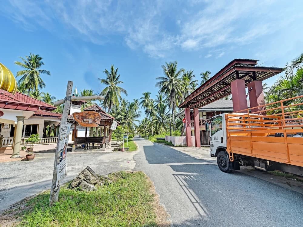 OYO 90278 Redzwan's Beach Resort - photo 14