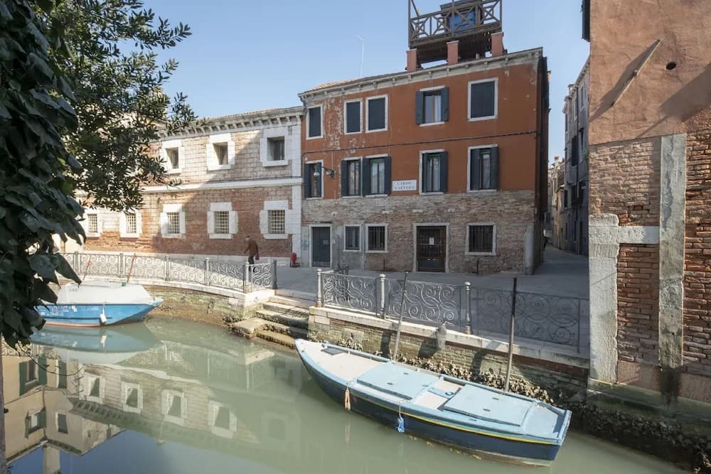 Apartments in San Marco with Canal View - photo 14
