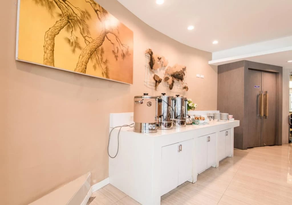 Beyond Suite Hotel - photo 27
