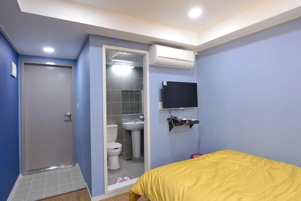 Red Guest House - photo 7