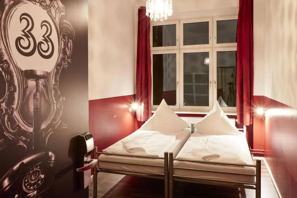 Ballhaus Berlin Hostel - photo 4