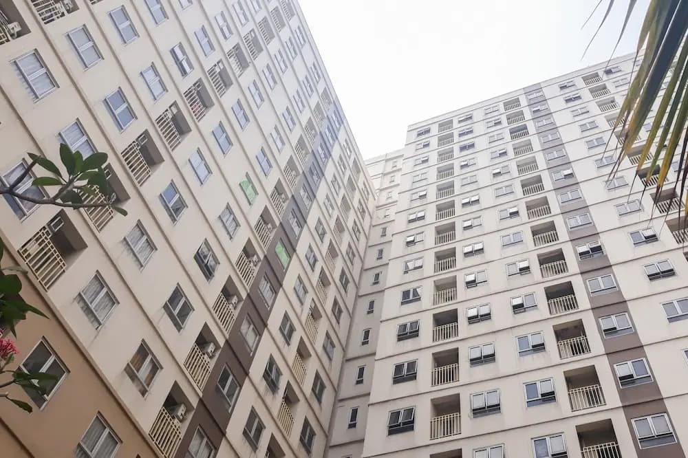 Comfortable And Homey Studio At Titanium Square Apartment - main photo