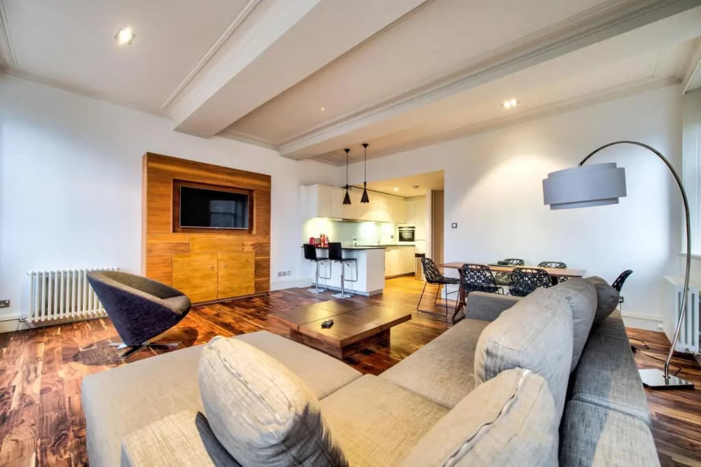 Sumptuous 2BR Apt Next To Edinburgh Castle! - photo 9