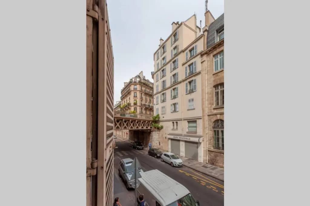 Greeter-Bel appartement Parisien de 70m2 - St Lazare - main photo