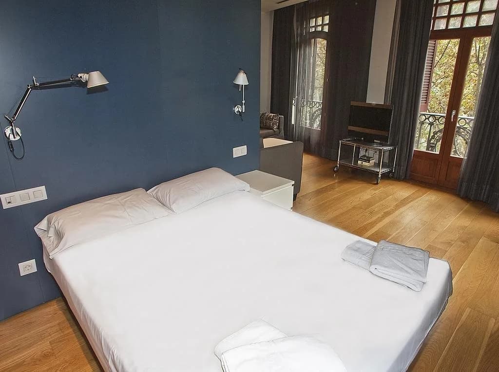 Las Ramblas Suites - photo 2
