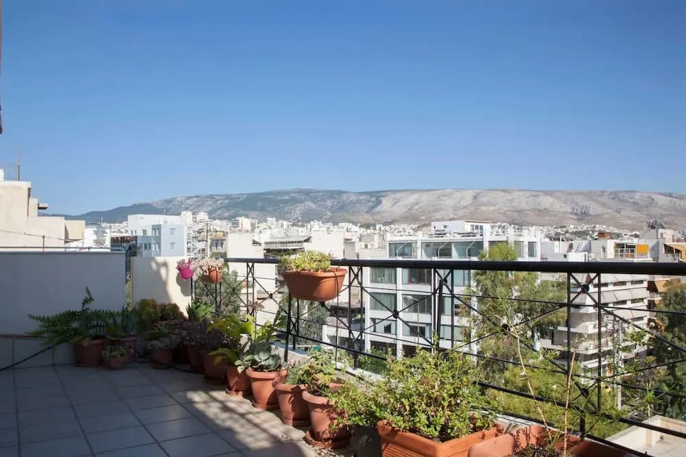 Bright Central Apt in Athens - photo 9