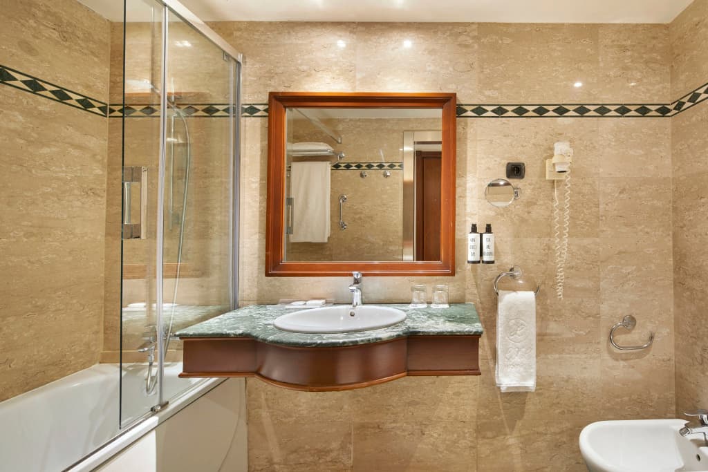 Hotel Exe Mitre - photo 11