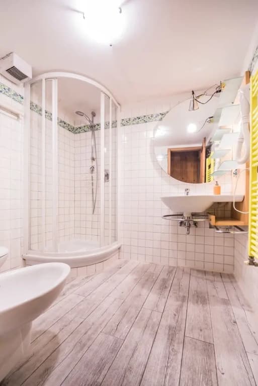 A Few Steps to The Duomo Upscale 2BD Apt - photo 7