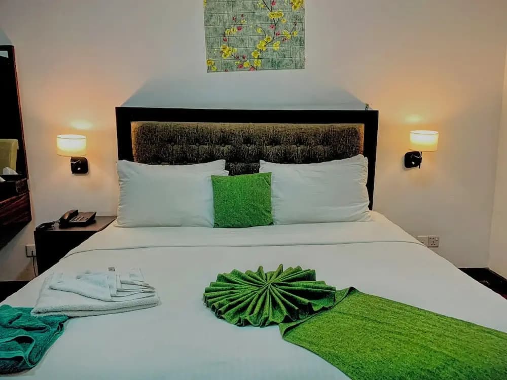 Pearl Royal Hotel - photo 4
