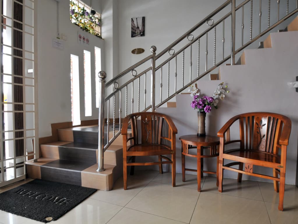 I-Winton Hotel - photo 4