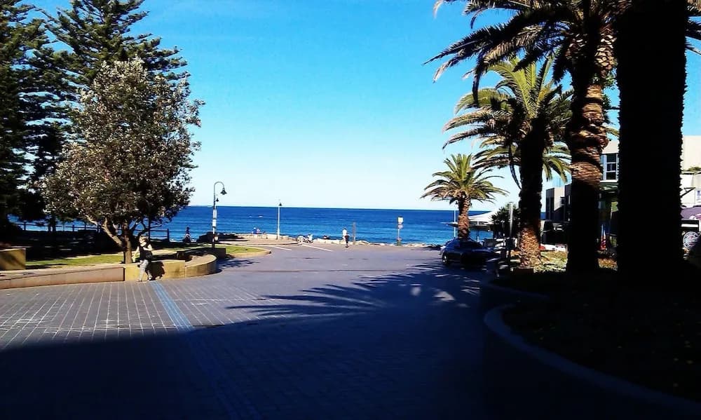 Cronulla Beach Backpackers - photo 13