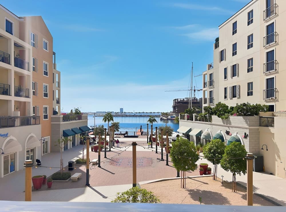 Stylish 2BR with Beach Access - photo 41