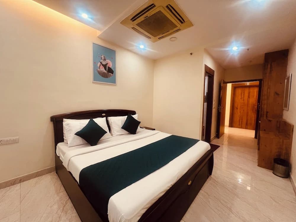 Hotel Lagoona and Banquet Hall - photo 4