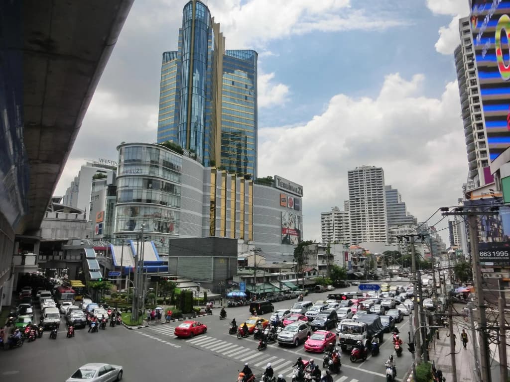 Adelphi Suites Bangkok - photo 29