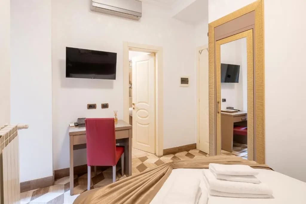 The Five Oscars Inn - photo 15