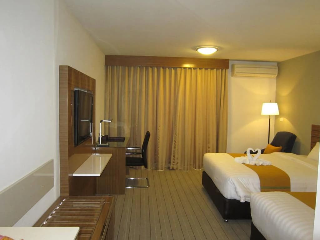 Maple Hotel - photo 14