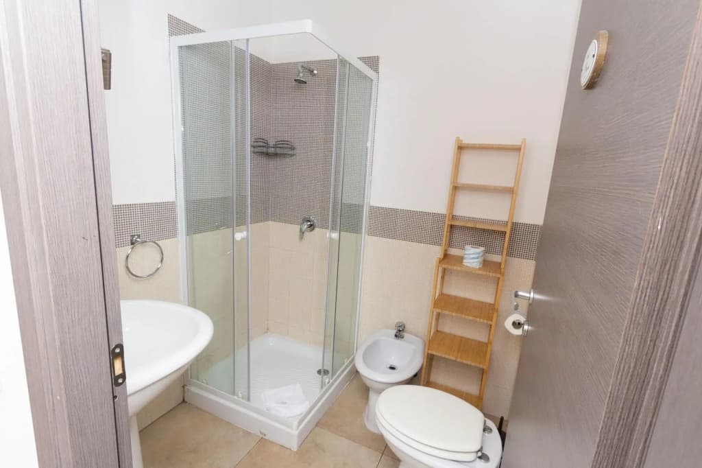 Aurelio Deluxe Rooms - photo 8
