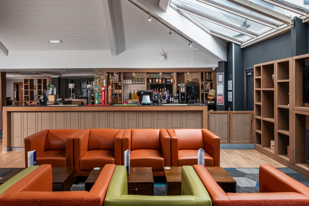 Holiday Inn Express Edinburgh Airport - photo 2