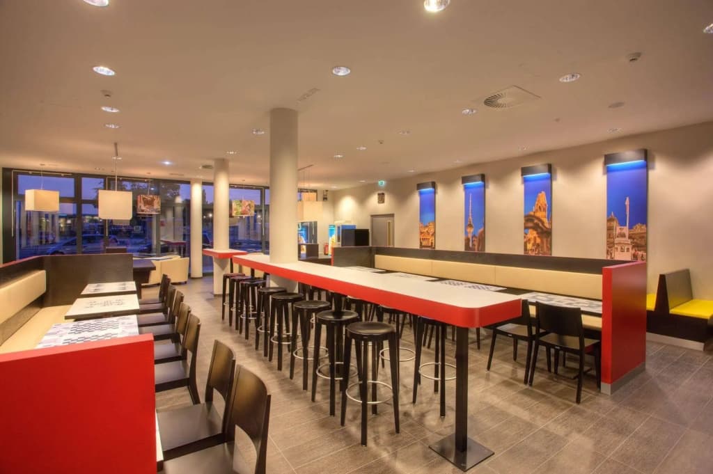 MEININGER Hotel Berlin Hauptbahnhof - photo 17