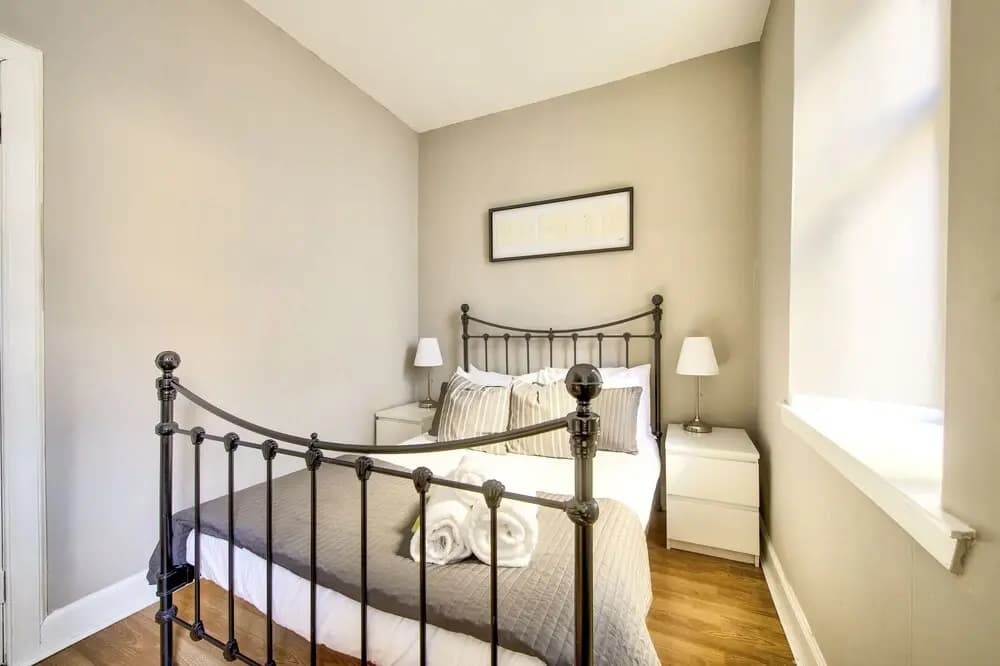 JOIVY Great Location! - Charming Apt by Edinburgh Castle - photo 1