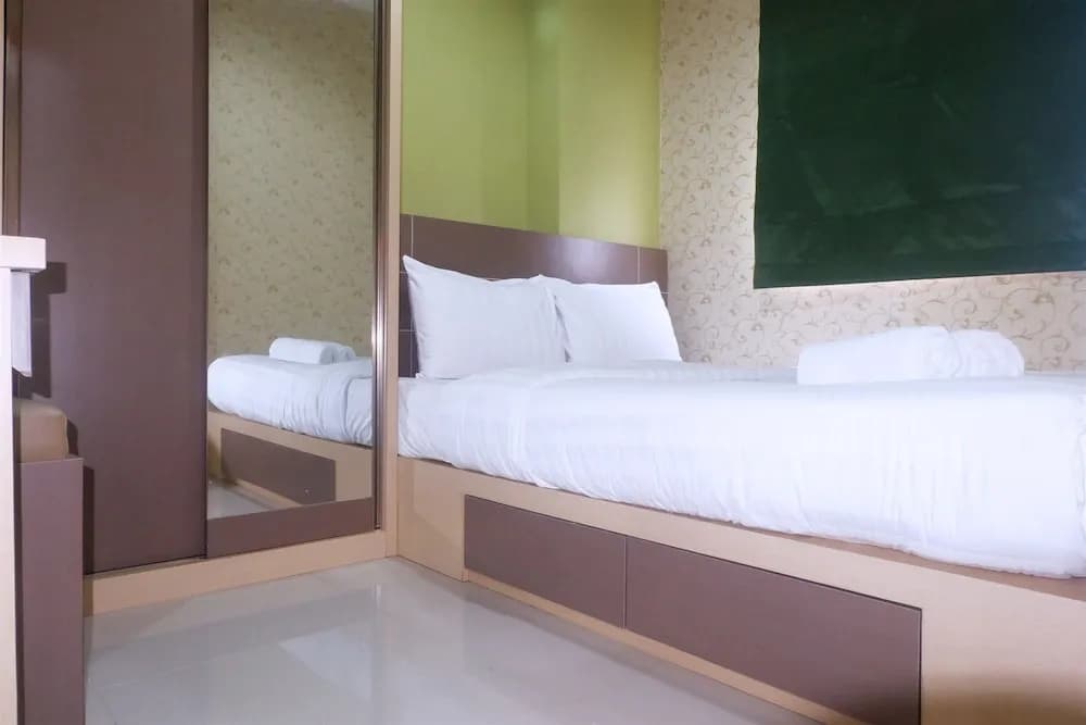 Best Price Green Pramuka Apartment - photo 6