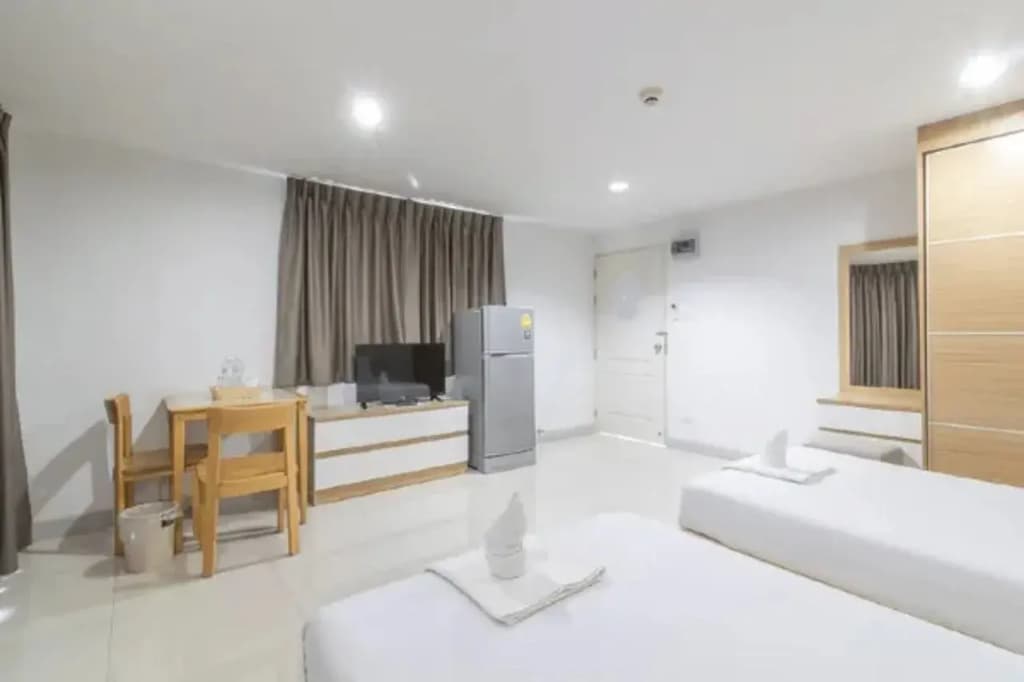 Collection O Siam Privi Hotel - photo 11