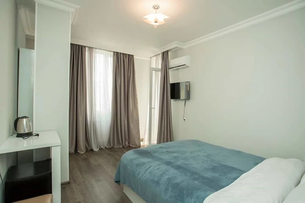 Ninth Floor Hotel - photo 4