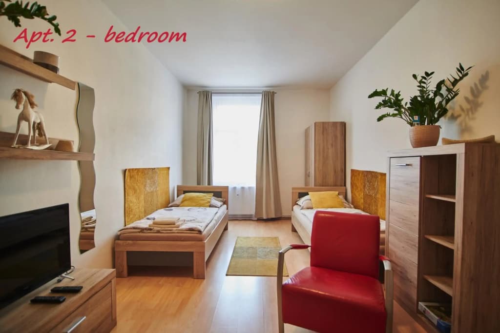 Cozy 2 bedroom Apt with Garden close to Prague Castle - photo 6