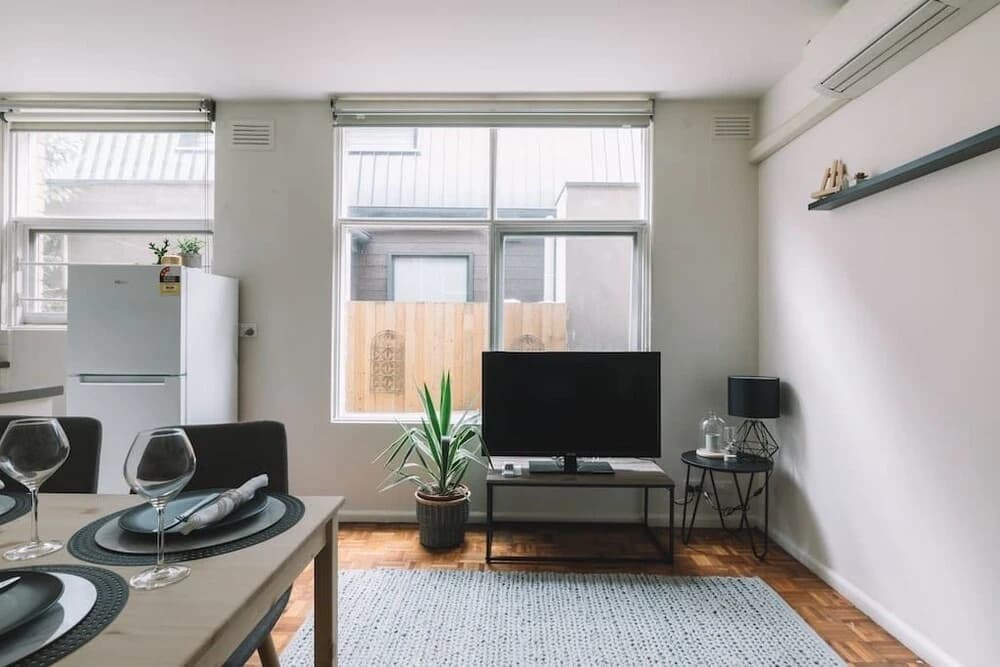 Cosy Melbourne Apartment Close To CBD - photo 2