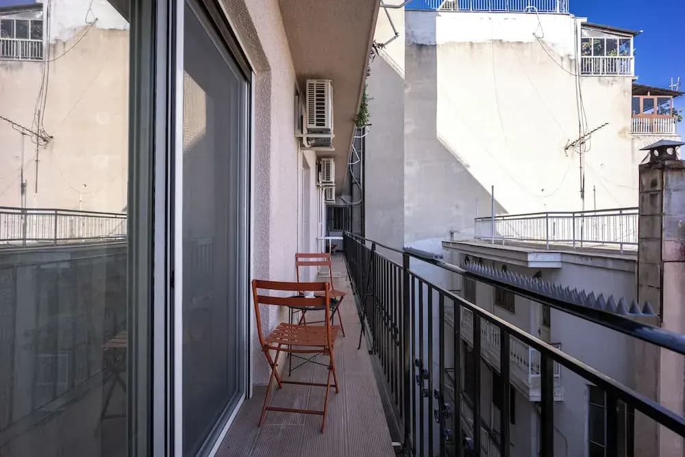 Cozy 2BR Near Metro Acropolis View - photo 4