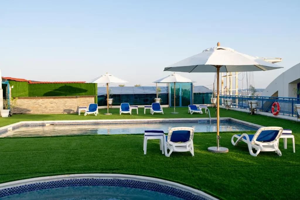 Luxe Grand Hotel Apartments - photo 40