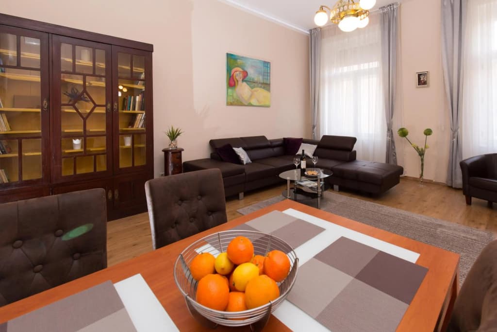 Elegant apartment with Buda Castle view - photo 2