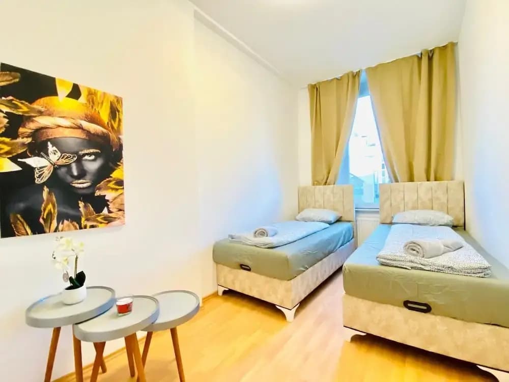 Rooms in Cozy 4BR Shared Apt Central - photo 17