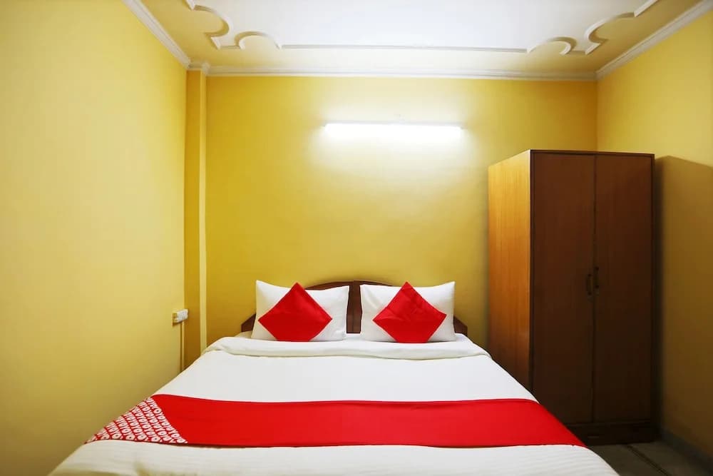 Singh Hotel by OYO Rooms - photo 12