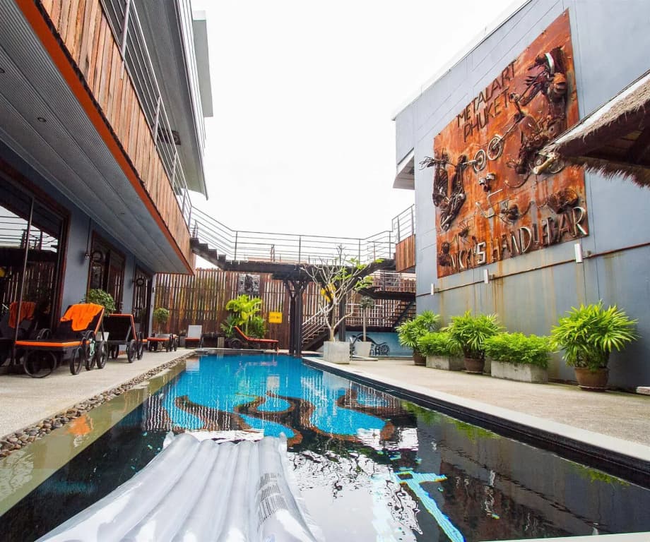Nicky's Handlebar Hotel - photo 11