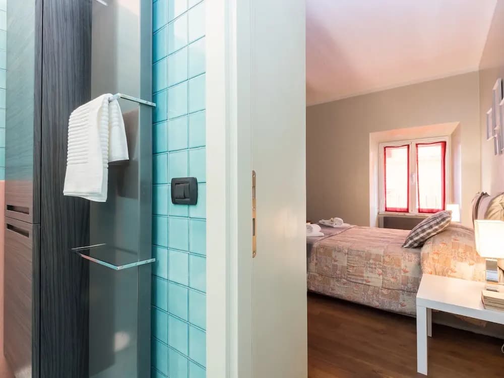 RSH Vatican Large Bright Apartment - photo 9